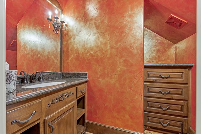 102 Winthrop Harbor S, Montgomery, TX 77356