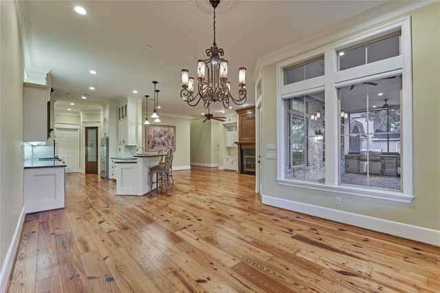 102 Winthrop Harbor S, Montgomery, TX 77356