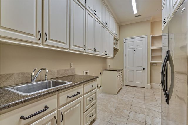 102 Winthrop Harbor S, Montgomery, TX 77356