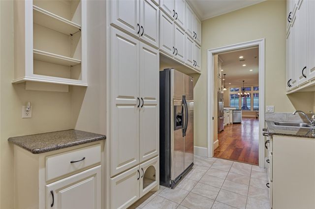 102 Winthrop Harbor S, Montgomery, TX 77356