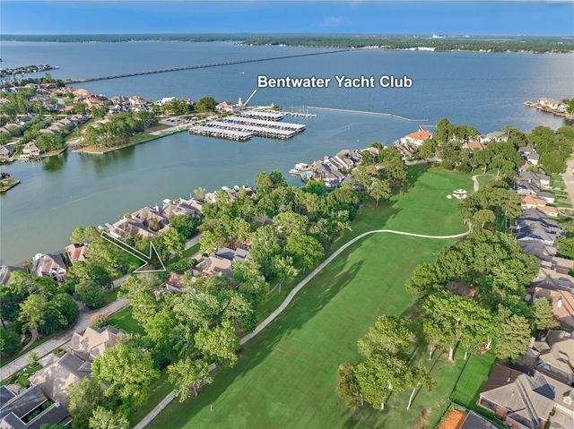 102 Winthrop Harbor S, Montgomery, TX 77356