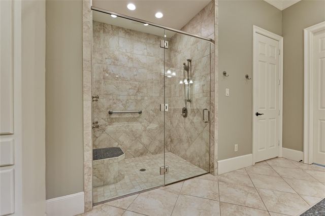 102 Winthrop Harbor S, Montgomery, TX 77356