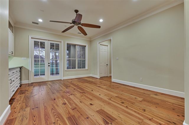 102 Winthrop Harbor S, Montgomery, TX 77356