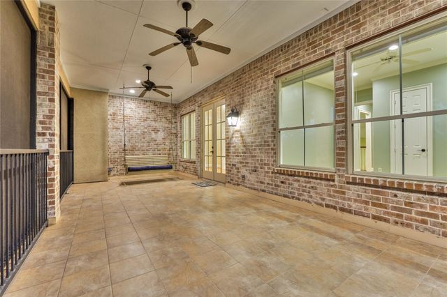 102 Winthrop Harbor S, Montgomery, TX 77356