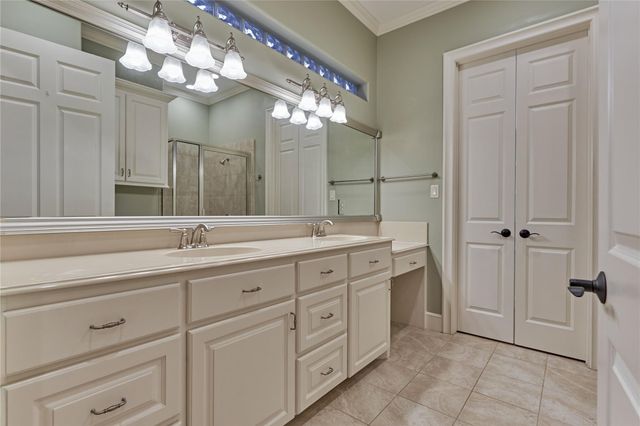 102 Winthrop Harbor S, Montgomery, TX 77356