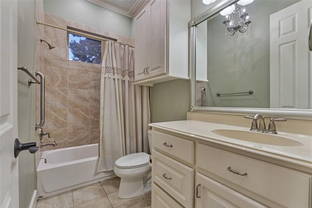 102 Winthrop Harbor S, Montgomery, TX 77356