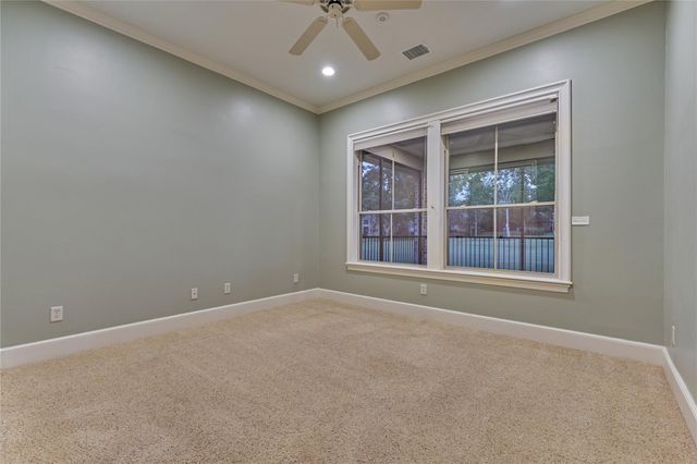102 Winthrop Harbor S, Montgomery, TX 77356