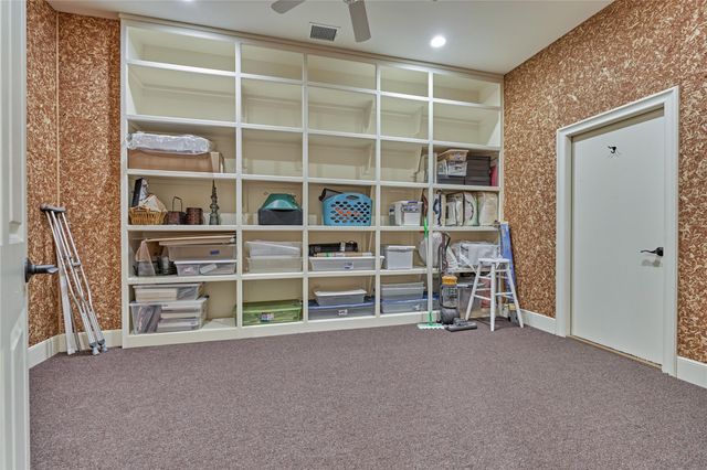 102 Winthrop Harbor S, Montgomery, TX 77356