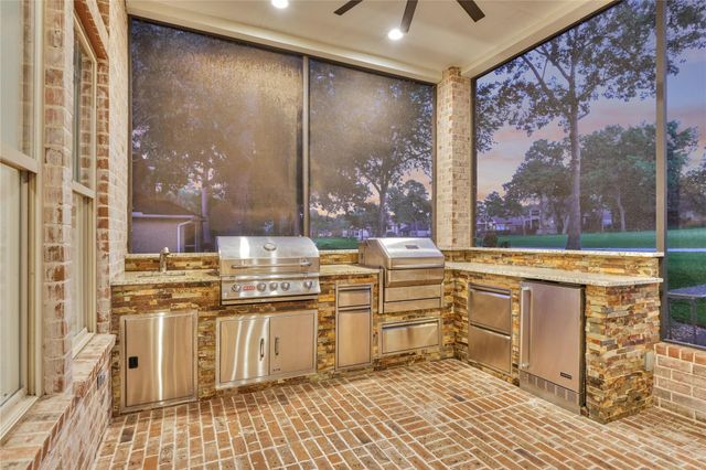 102 Winthrop Harbor S, Montgomery, TX 77356