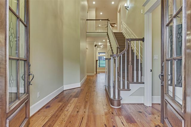 102 Winthrop Harbor S, Montgomery, TX 77356