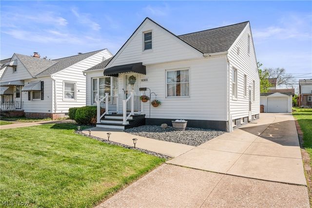 8303 Snow Road, Parma, OH 44129