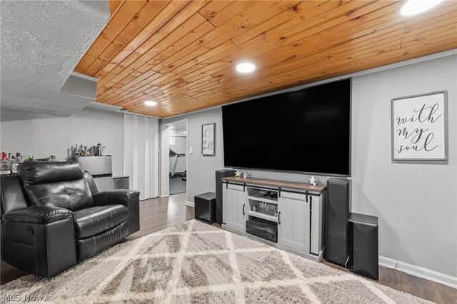 8303 Snow Road, Parma, OH 44129