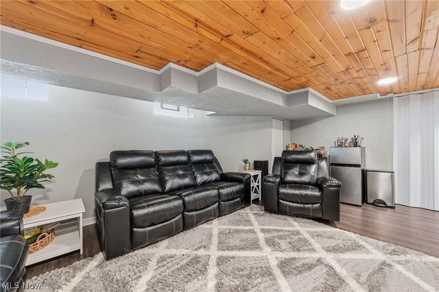 8303 Snow Road, Parma, OH 44129