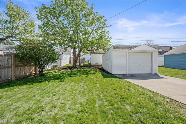 8303 Snow Road, Parma, OH 44129