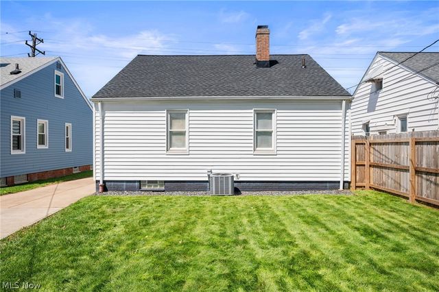 8303 Snow Road, Parma, OH 44129