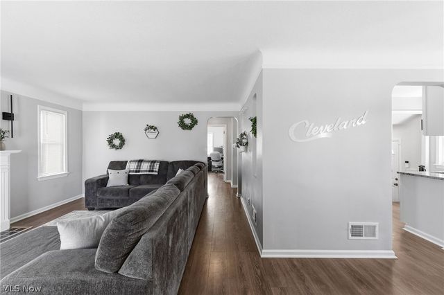 8303 Snow Road, Parma, OH 44129