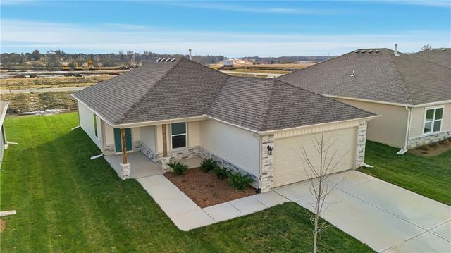 19427 Lincoln Street, Spring Hill, KS 66083