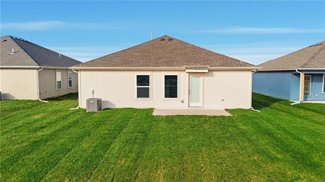 19427 Lincoln Street, Spring Hill, KS 66083