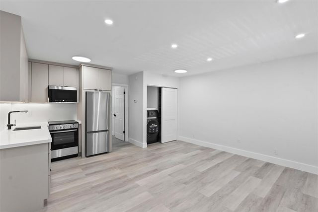 1101 NE 18th Avenue 8, Fort Lauderdale, FL 33304