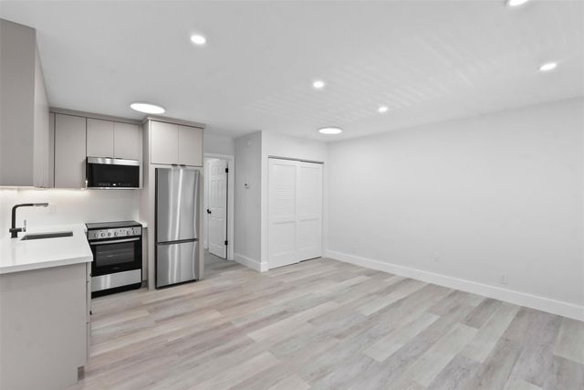 1101 NE 18th Avenue 8, Fort Lauderdale, FL 33304