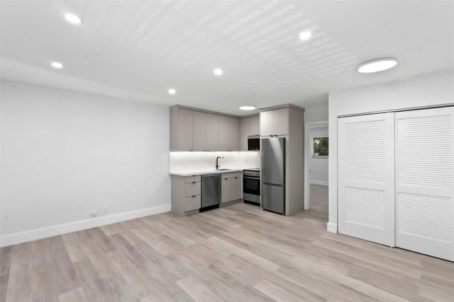 1101 NE 18th Avenue 8, Fort Lauderdale, FL 33304