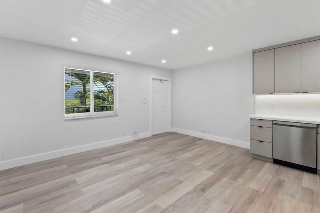 1101 NE 18th Avenue 8, Fort Lauderdale, FL 33304