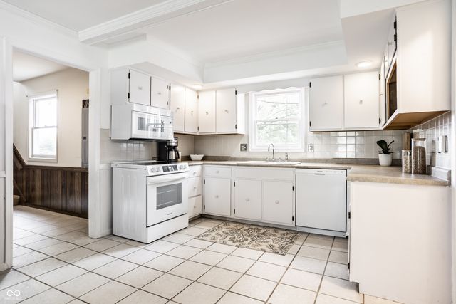 1185 Starkey Road, Zionsville, IN 46077