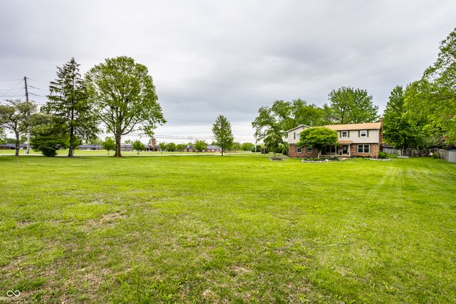 1185 Starkey Road, Zionsville, IN 46077