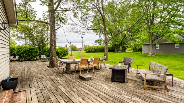 1185 Starkey Road, Zionsville, IN 46077