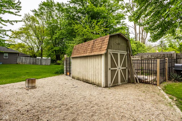 1185 Starkey Road, Zionsville, IN 46077