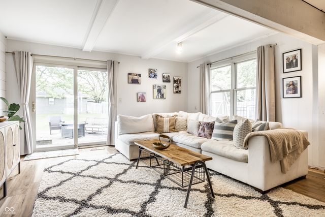 1185 Starkey Road, Zionsville, IN 46077