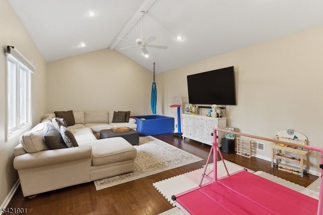 8 Clearview Rd, Springfield Twp., NJ 07081