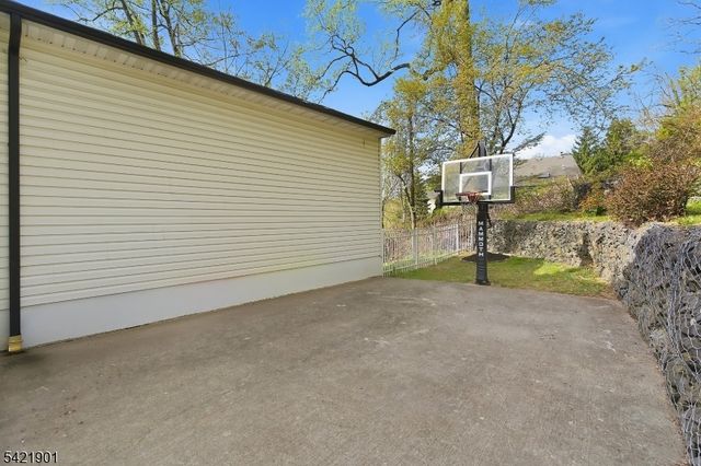 8 Clearview Rd, Springfield Twp., NJ 07081