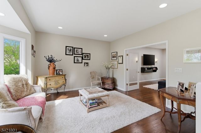 8 Clearview Rd, Springfield Twp., NJ 07081