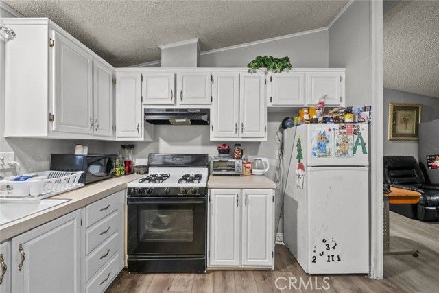 45111 25th Street 4, Lancaster, CA 93535