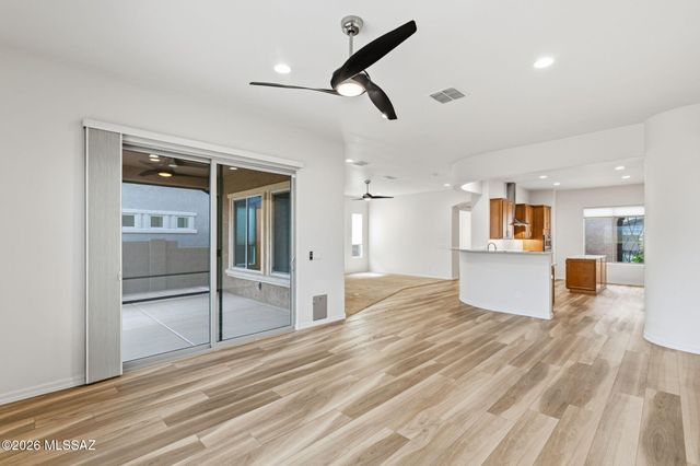 12862 N Geyser Valley Street, Oro Valley, AZ 85755