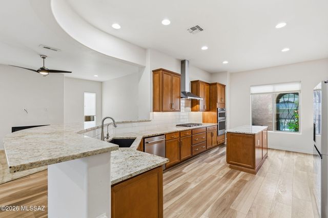 12862 N Geyser Valley Street, Oro Valley, AZ 85755