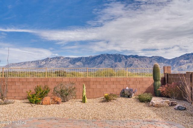 12862 N Geyser Valley Street, Oro Valley, AZ 85755