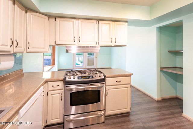 222 Lakeview Drive, Bryan, OH 43506