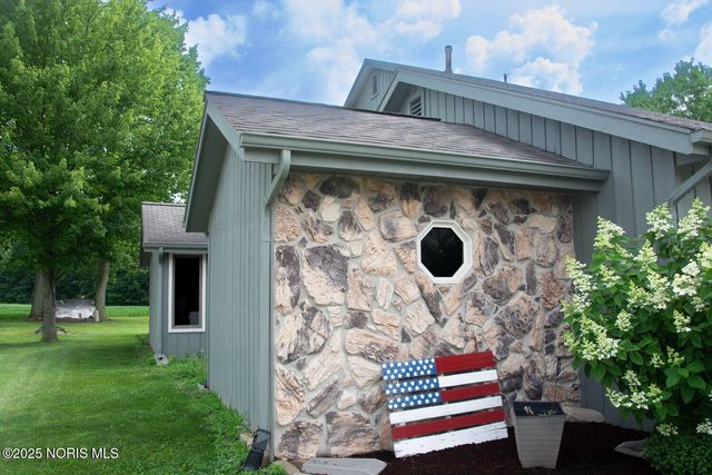 222 Lakeview Drive, Bryan, OH 43506