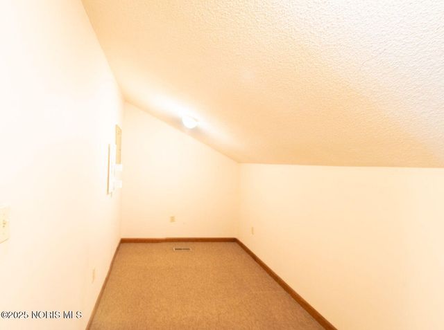 222 Lakeview Drive, Bryan, OH 43506