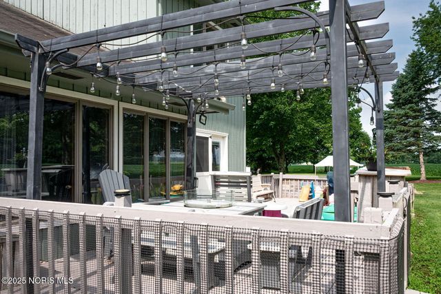 222 Lakeview Drive, Bryan, OH 43506