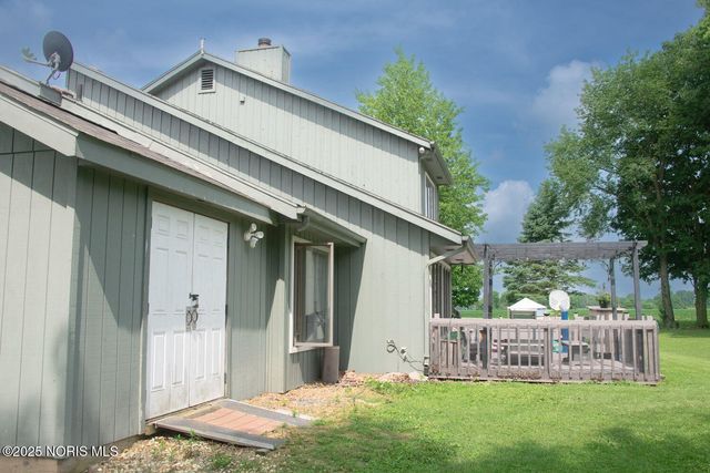 222 Lakeview Drive, Bryan, OH 43506