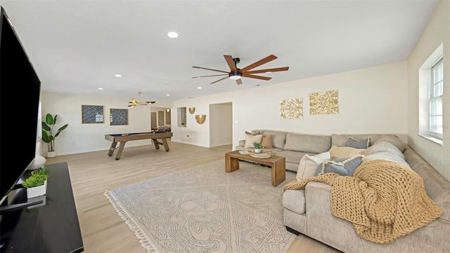 11419 47TH AVENUE N, St Petersburg, FL 33708