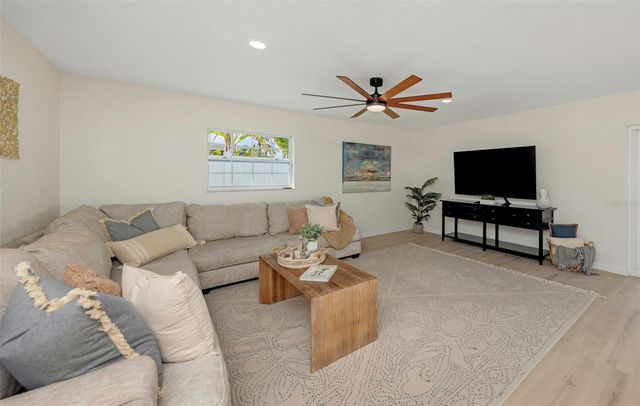 11419 47TH AVENUE N, St Petersburg, FL 33708