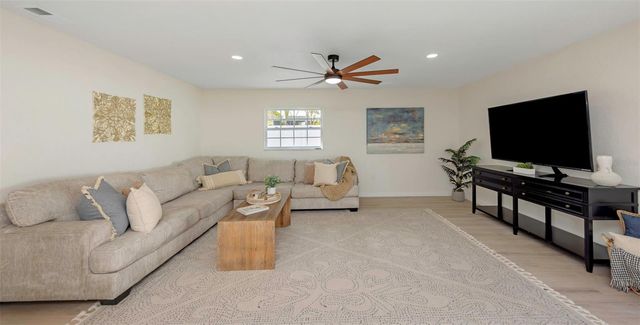 11419 47TH AVENUE N, St Petersburg, FL 33708