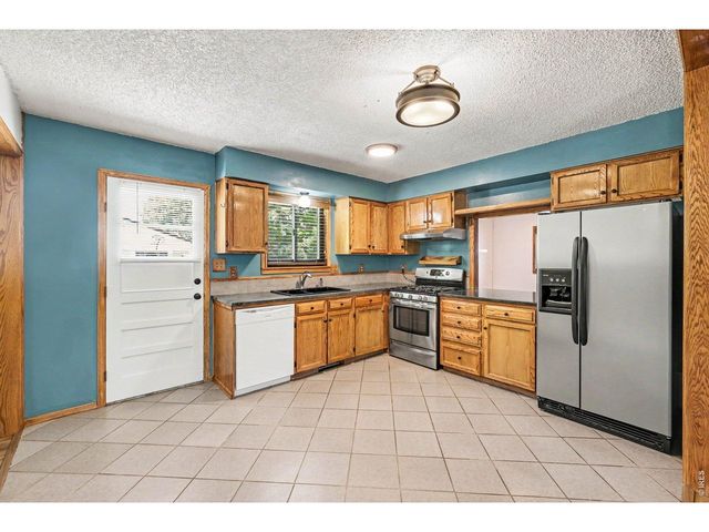 1320 Garden Cir, Longmont, CO 80501