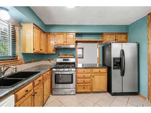 1320 Garden Cir, Longmont, CO 80501