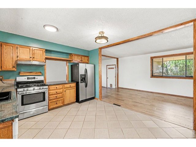 1320 Garden Cir, Longmont, CO 80501