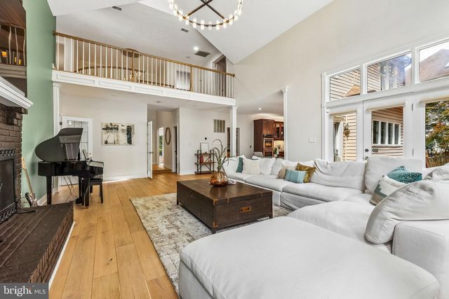 12607 LAKE NORMANDY LN, Fairfax, VA 22030
